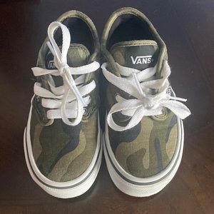 Camo Vans toddler size 11 - never worn!